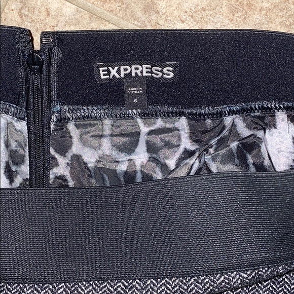 EXPRESS Herringbone Pencil Skirt - Picture 3 of 5